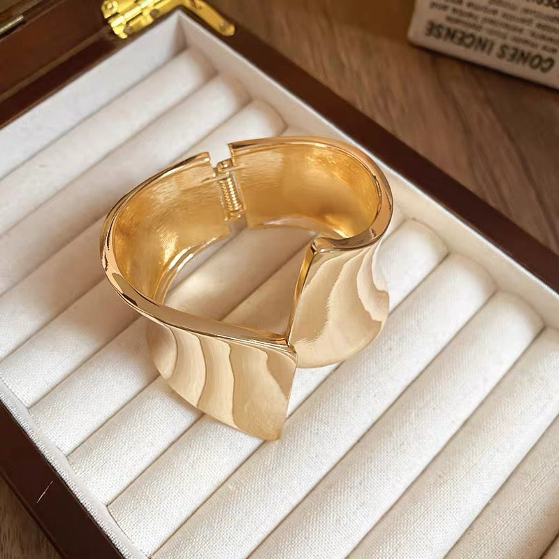 Gold & Tortoiseshell Bangle Set